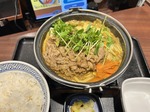 yoshinoya-gyucurry-nabe-zen2.jpg